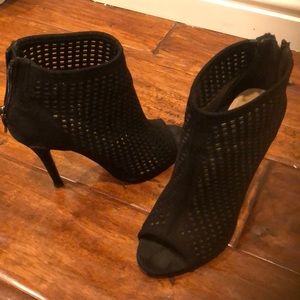 Chinese Laundry size 7.5